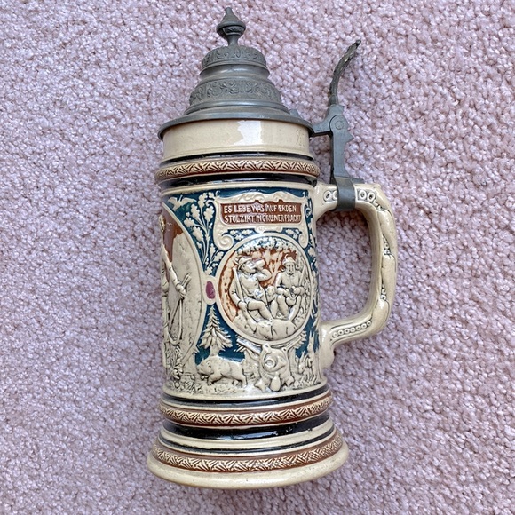 Vintage Collectors German Beer Stein.  Hunting theme. - Picture 2 of 9